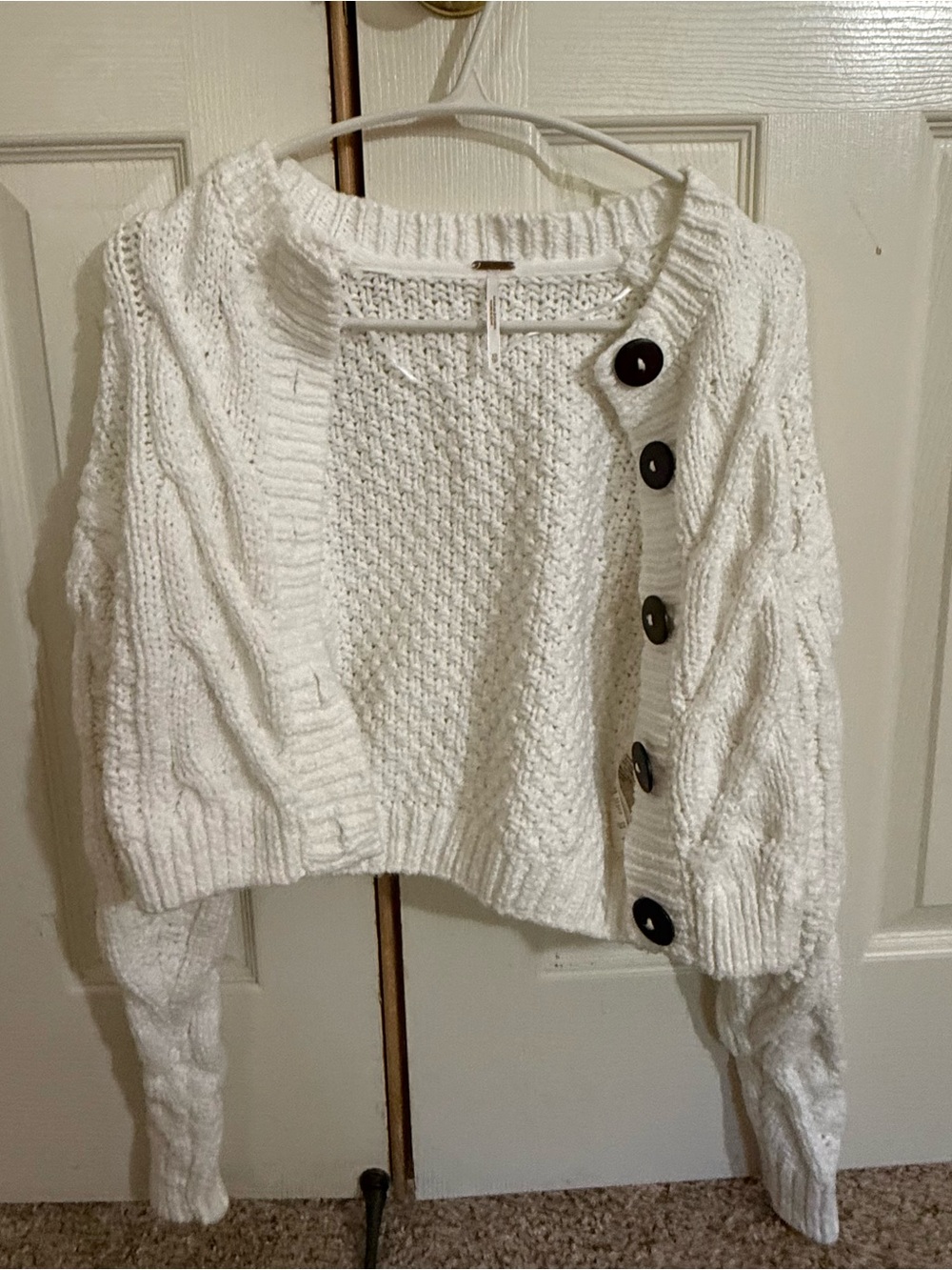 Free People White Cable Knit Cropped Cardigan Sweater XS - Picture 3 of 7